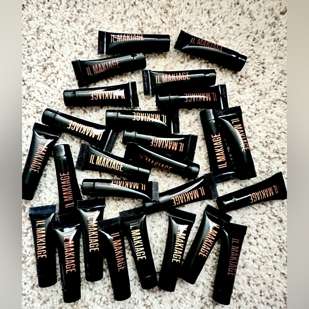 IL MAKIAGE Black Makeup Foundation
